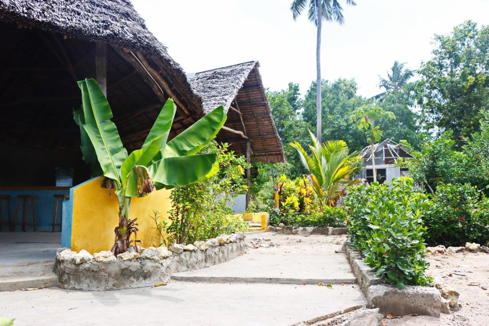Bed and Breakfast Rasta House à Kilindoni Extérieur photo